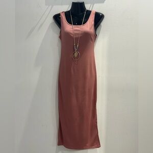Chic Sleeveless Maxi Dress in Rose